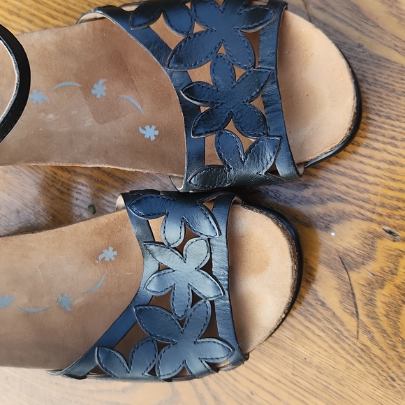 Dansko Coquette Leather Floral Design Black Summer Spring Sandles sz 37 - Picture 5 of 6